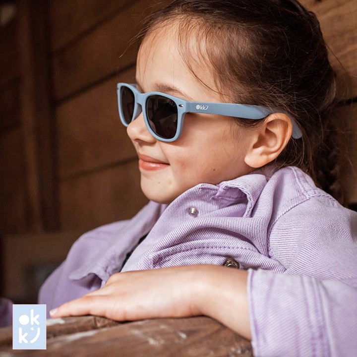 The okky sunglasses are as blue as the sky today and we LOVE that #recycling #spring #sunglasses #happy #playing #kids #fun #free #outside #climatechange #blue